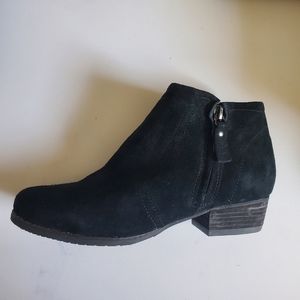 Blondo waterproof suede leather vamp heeled LEFT ONLY ankle bootie NWOB